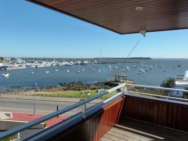 Departamento en venta y alquiler frente al puerto Punta del Este
